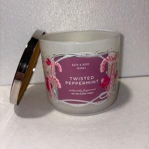 Bath & Body Works Twisted Peppermint Candle